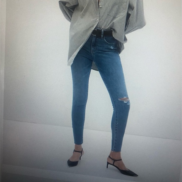 GAP DENIM LEGGINGS SKINNY DARK COLOUR DESTROIED JEANS - Picture 3 of 9